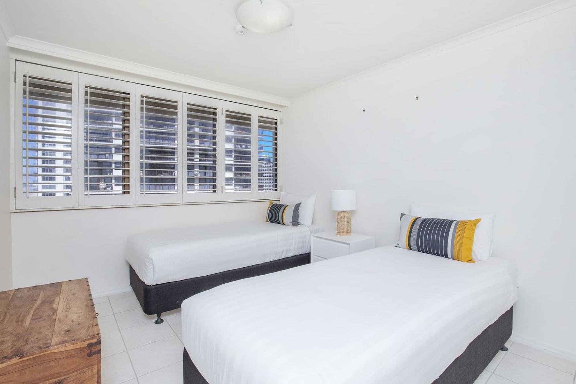 Dorchester On The Beach Gold Coast Exterior photo