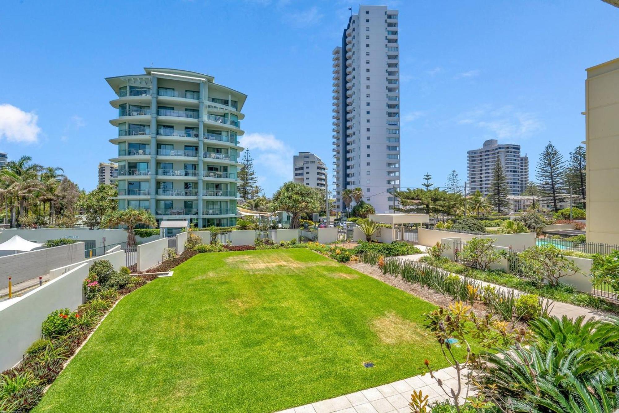 Dorchester On The Beach Gold Coast Exterior photo
