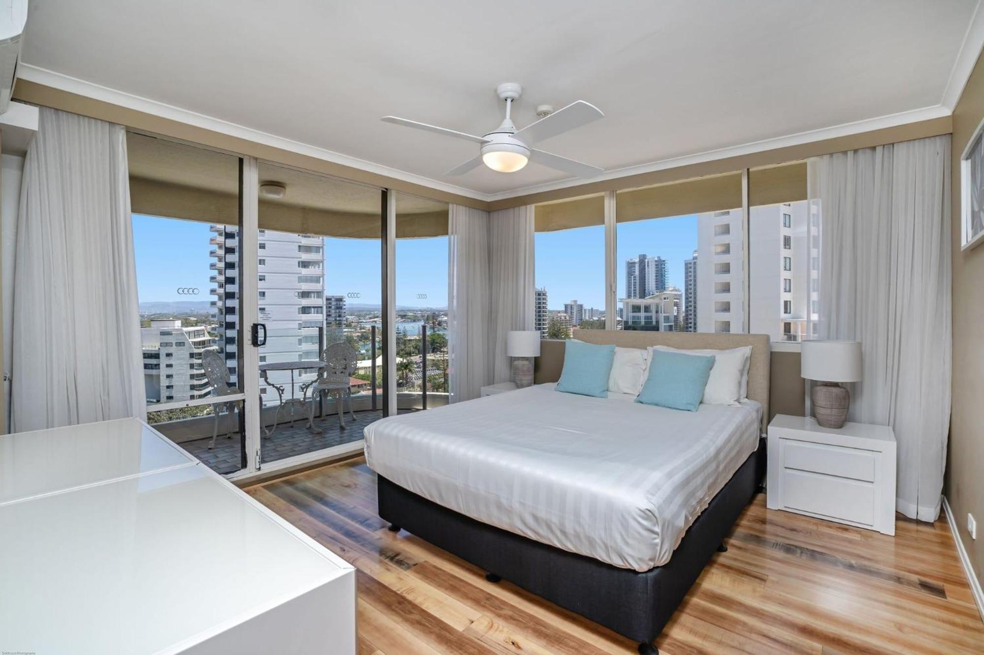 Dorchester On The Beach Gold Coast Exterior photo