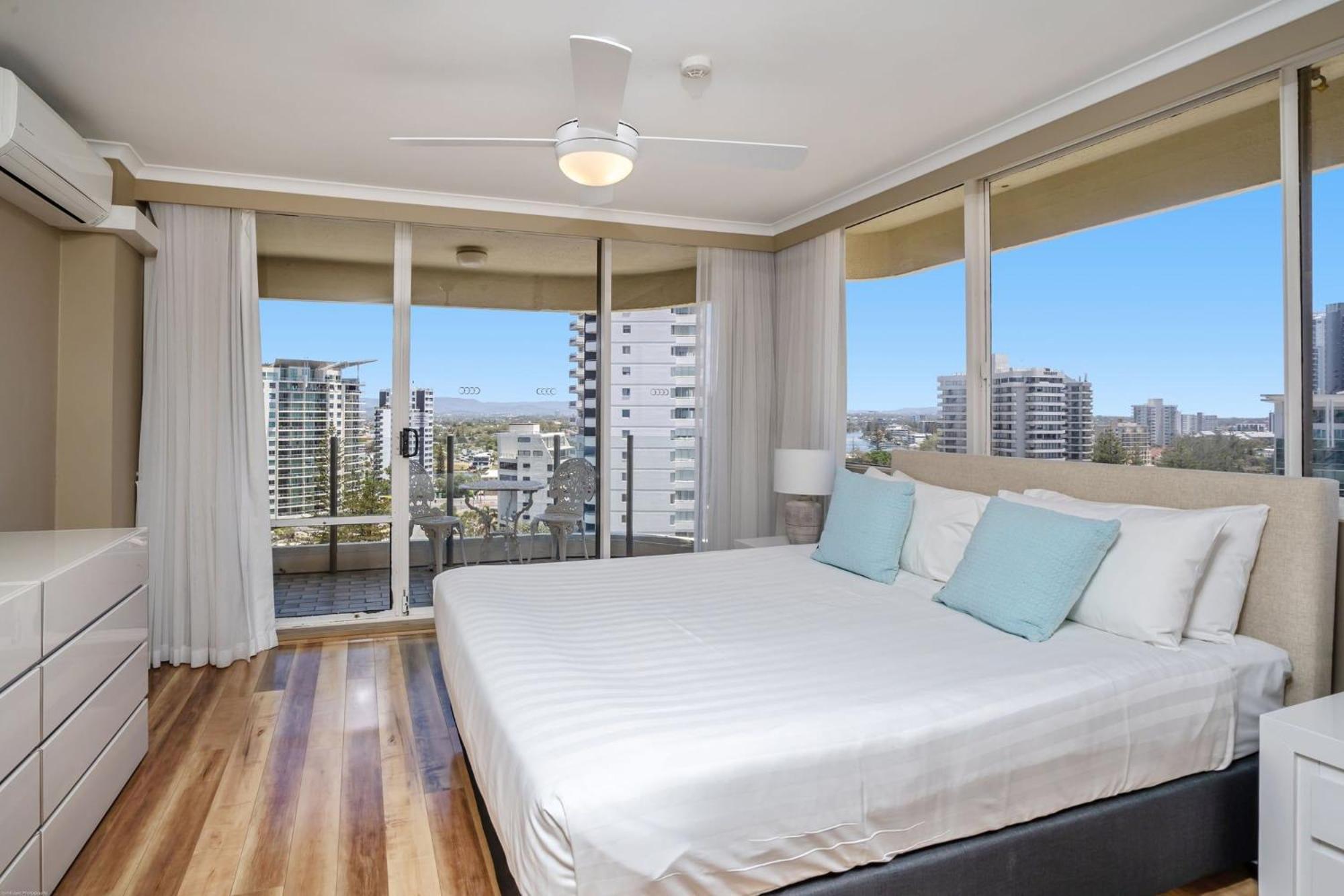Dorchester On The Beach Gold Coast Exterior photo