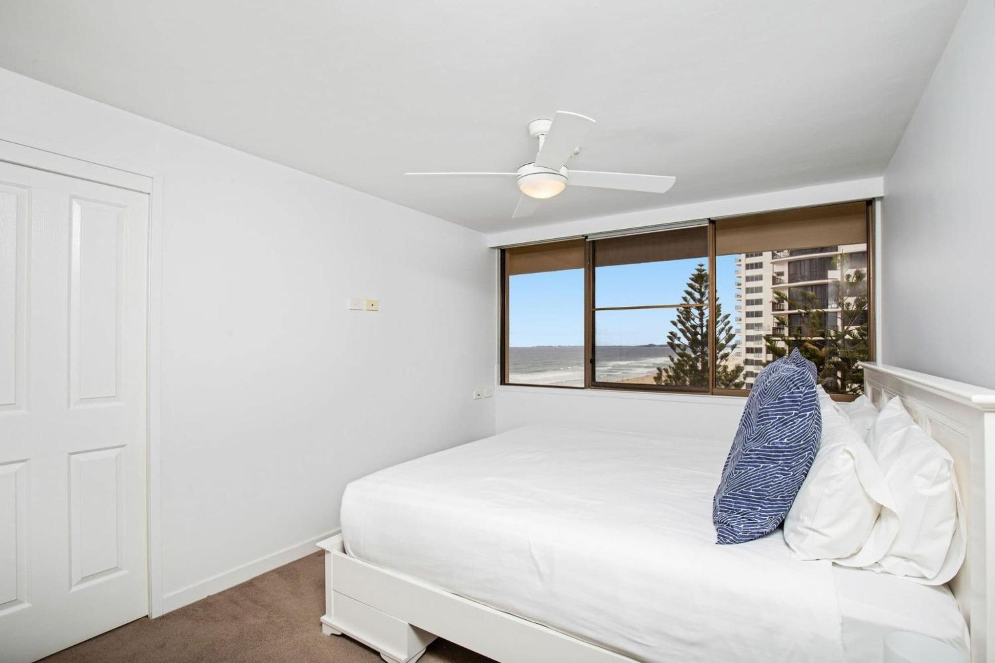 Dorchester On The Beach Gold Coast Exterior photo