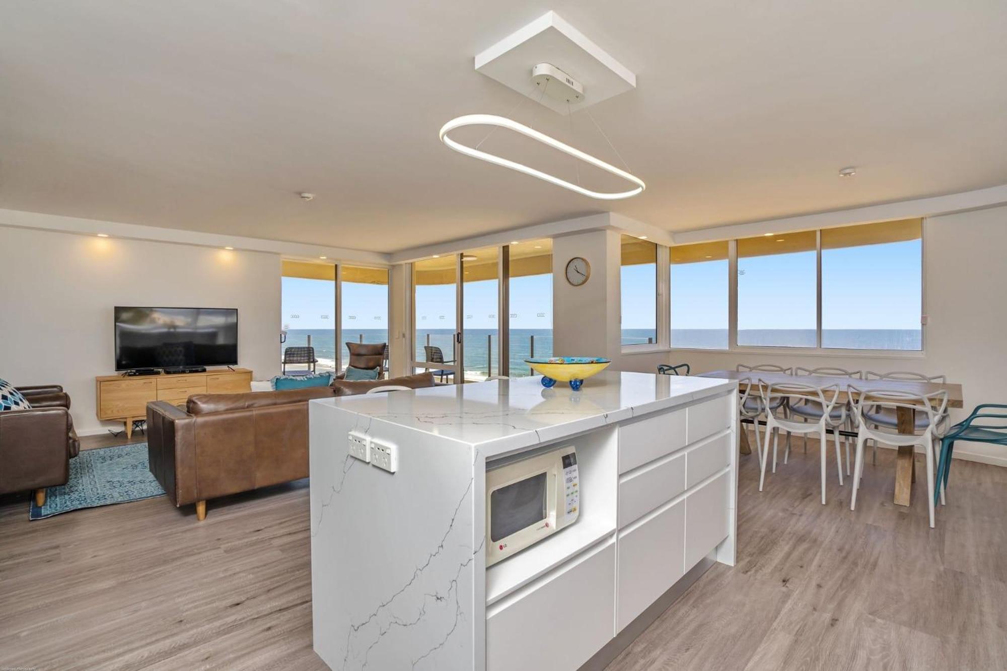 Dorchester On The Beach Gold Coast Exterior photo