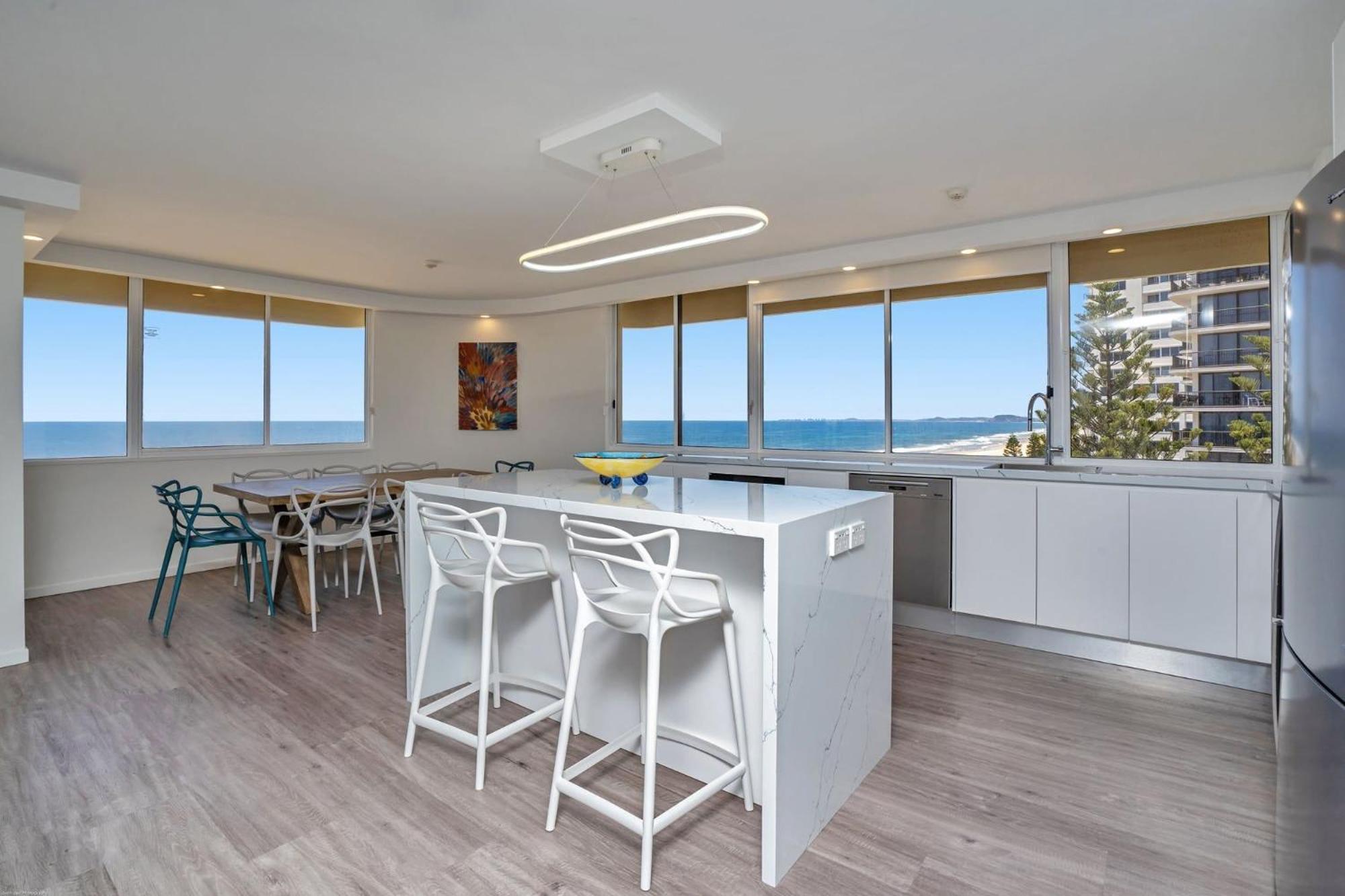 Dorchester On The Beach Gold Coast Exterior photo