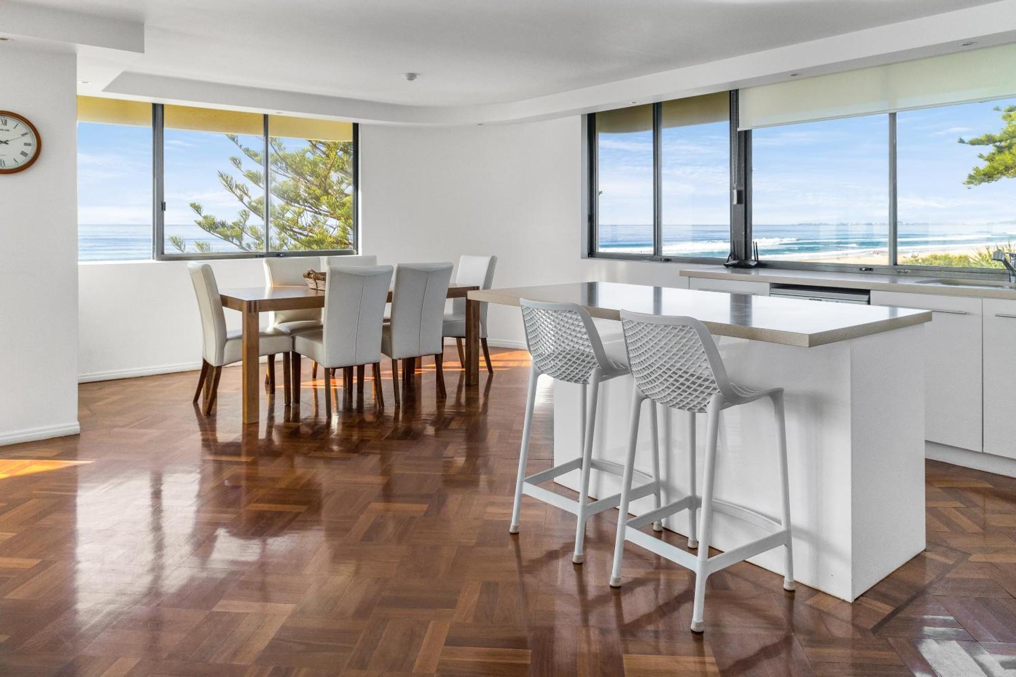 Dorchester On The Beach Gold Coast Exterior photo