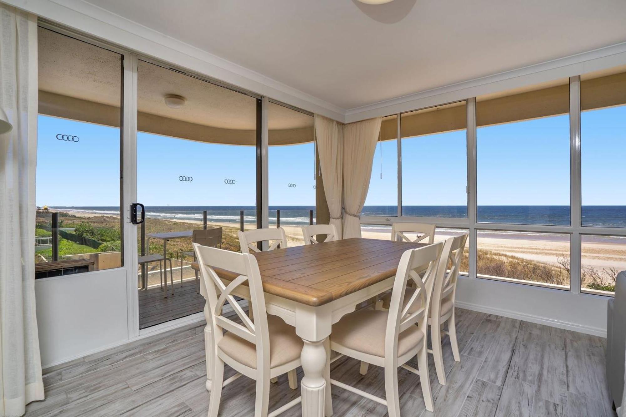 Dorchester On The Beach Gold Coast Exterior photo
