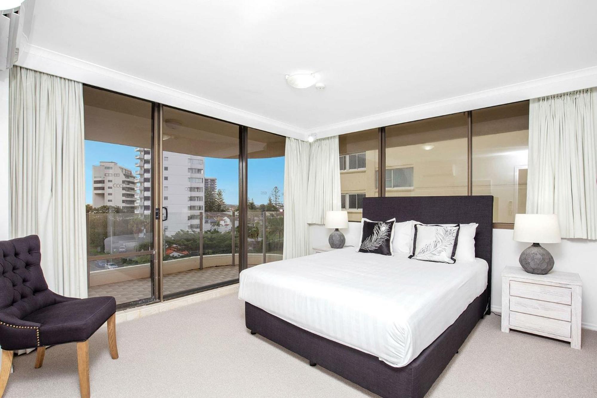 Dorchester On The Beach Gold Coast Exterior photo